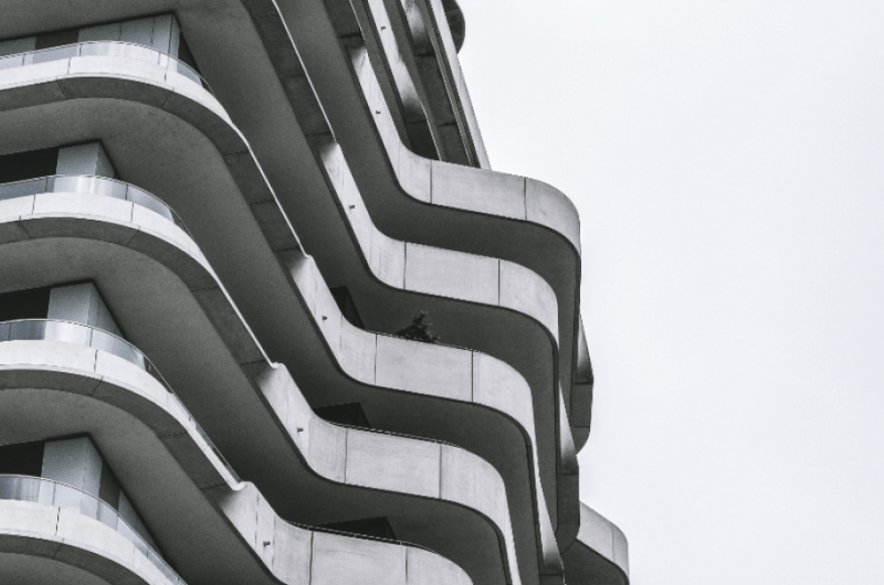 Detalle balconera curva
